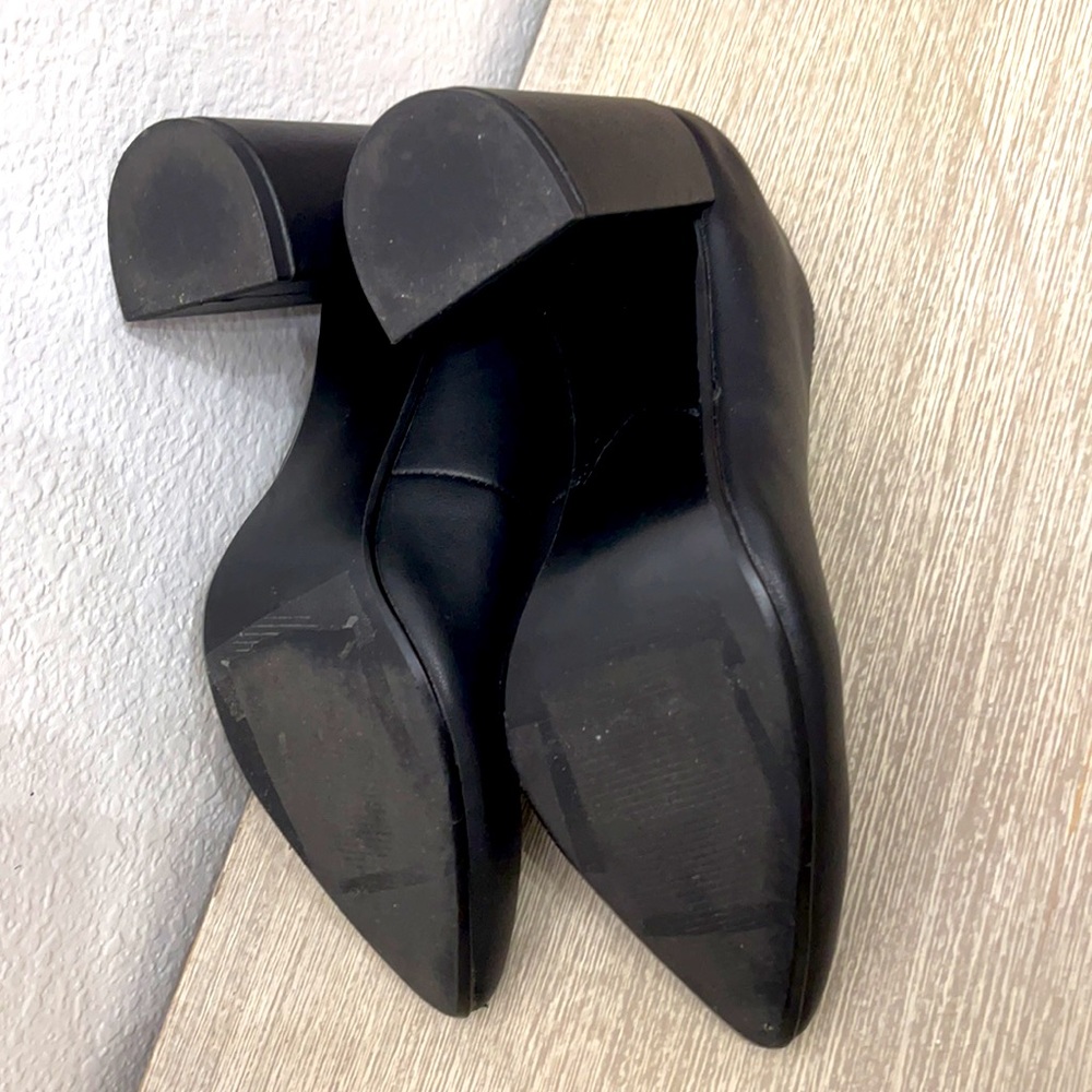 Used Matt & Nat Pumps
Great Condition! - Picture 8 of 9